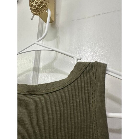 Old Navy women’s size large green tanktop - Picture 11 of 11